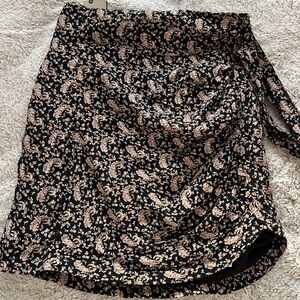 NWT Sfera Black Floral Wrap Mini Skirt | Size Small